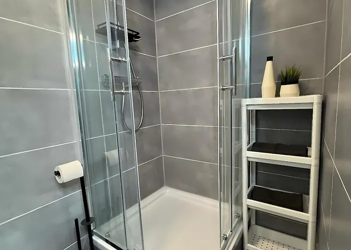 Modern Basement Near Phantasialand & Cologne Lejlighed *