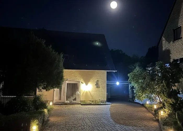 Modern Basement Near Phantasialand & Cologne Lejlighed